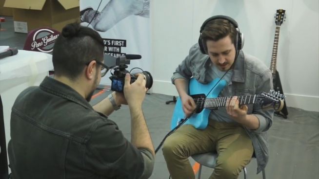 Neue Instrumente und Stars: Youtuber testet Musikmesse